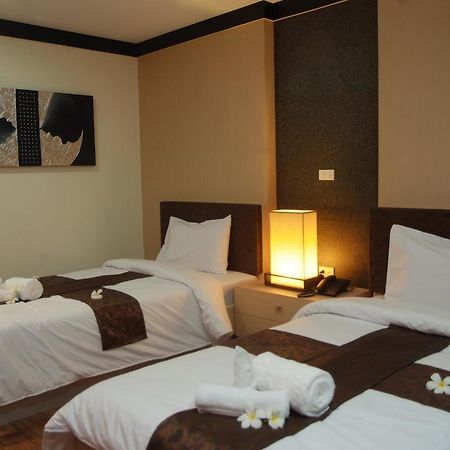 Panatara Hotel Csumphon Kültér fotó