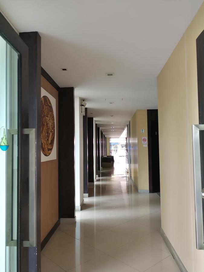 Panatara Hotel Csumphon Kültér fotó
